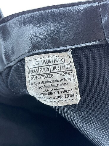 37 Beden siyah Renk LC Waikiki Bot %70 İndirimli.