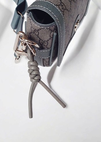 Botte*a Vene*a Gri Charm - Görsel 3