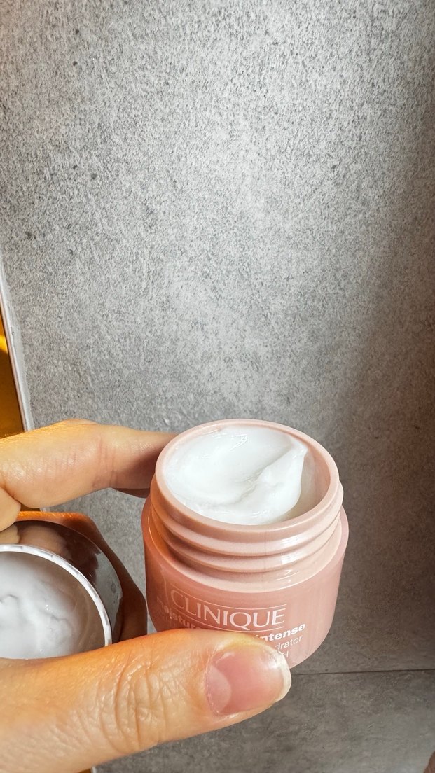 Clinique Moisture Surge Intense Nemlendirici - Görsel 2