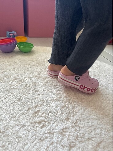 22 Beden pembe Renk Orijinal crocs marka terlik