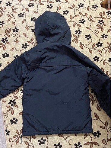 Pull and Bear Kanguru mont