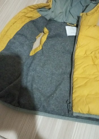 Sarı Kapüşonlu Fermuarlı Erkek Çocuk Yeleği - Görsel 2