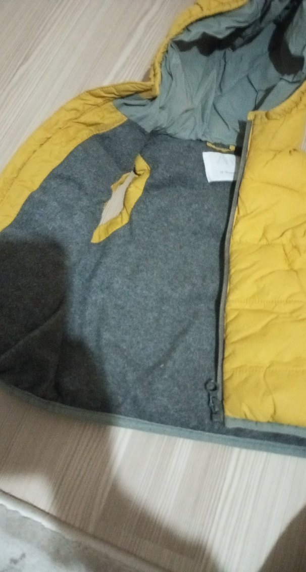 Sarı Kapüşonlu Fermuarlı Erkek Çocuk Yeleği - Görsel 2