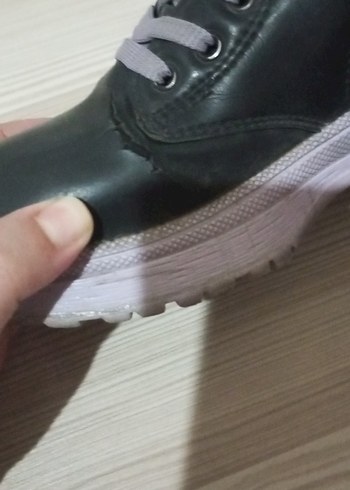 Siyah Bağcıklı Rock Tarzı Kadın Bot - Görsel 3