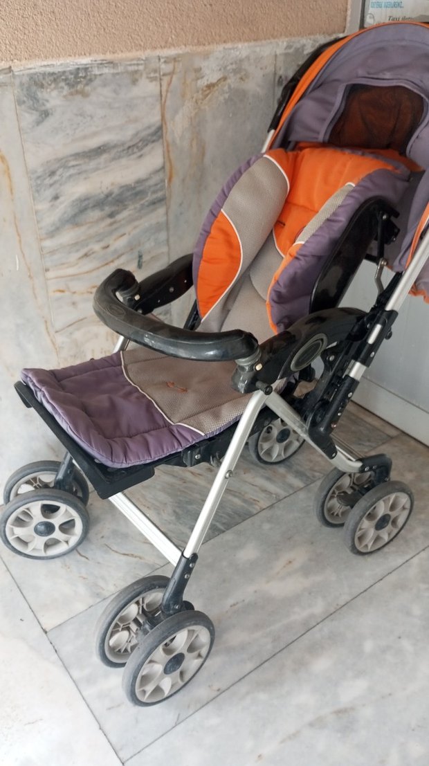 Gri Bebek Arabası - Görsel 2