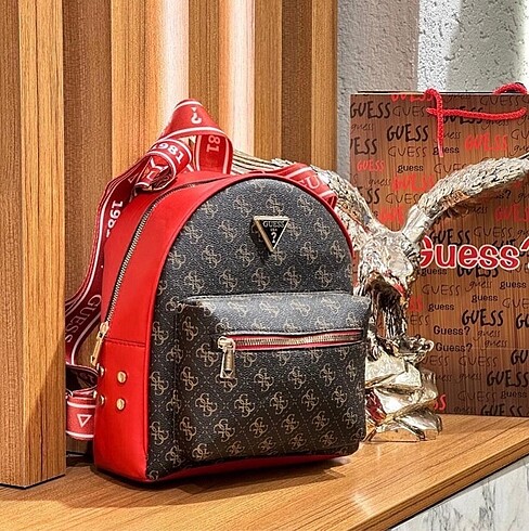 guess sırt çantası
