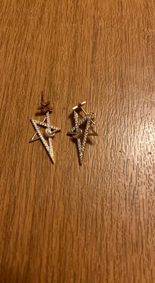 Altın Renkli Uzun Parlak Yıldız Küpeler - Görsel 2