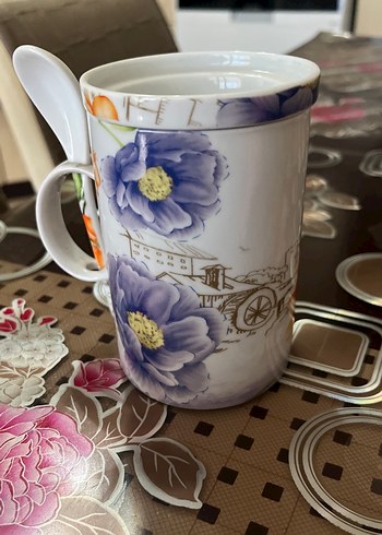 Çiçek Desenli Beyaz Seramik Kupa ve Kaşık - Görsel 5