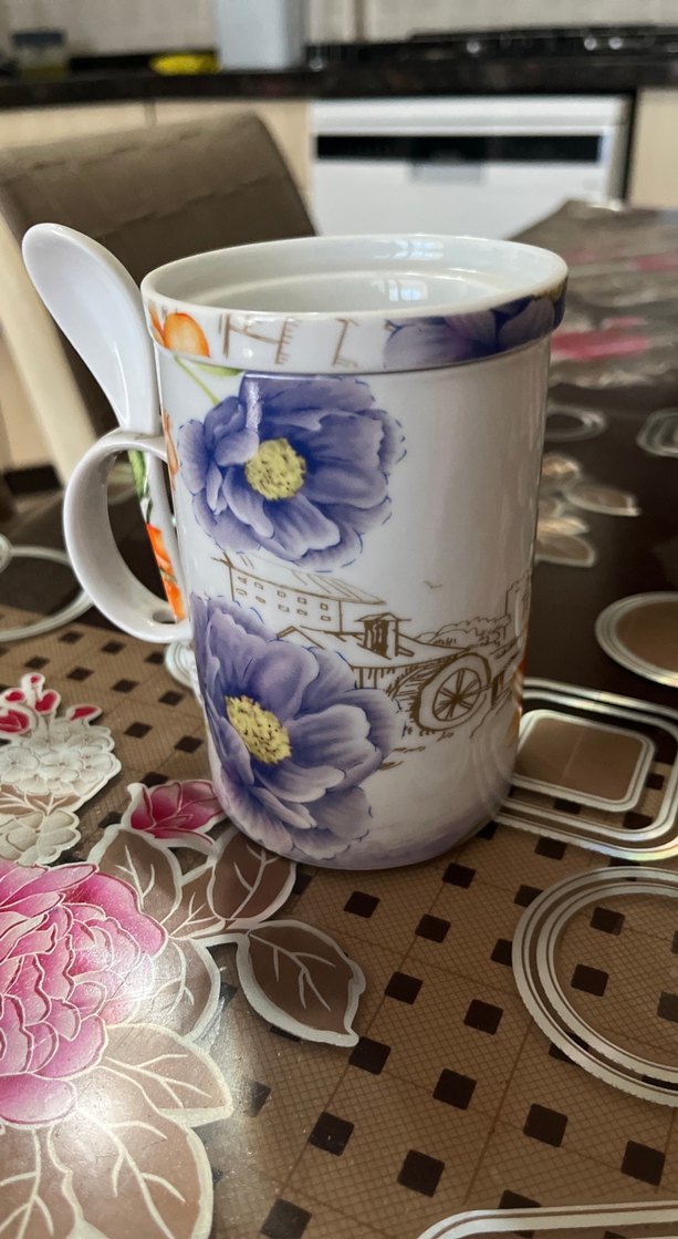 Çiçek Desenli Beyaz Seramik Kupa ve Kaşık - Görsel 5