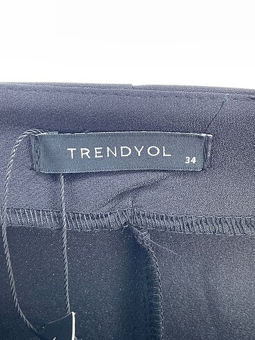 34 Beden siyah Renk Trendyol & Milla Kumaş Pantolon %70 İndirimli.