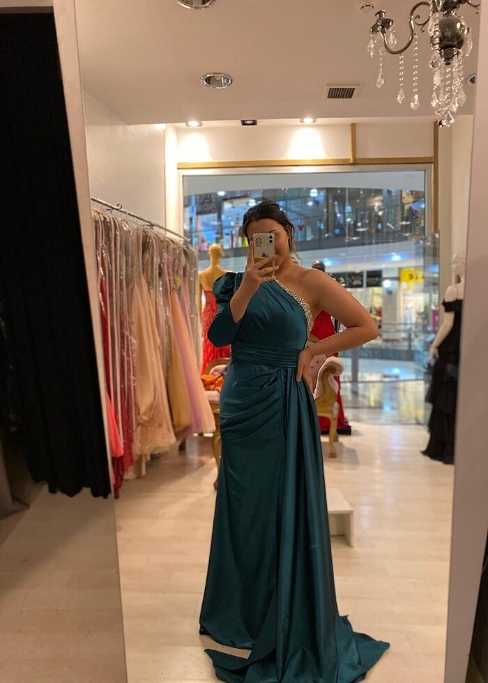 Saten Zümrüt Yeşili Nişan elbisesi - Görsel 2