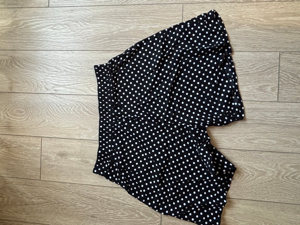 Puantiye Desenli Siyah Mini şort - Görsel 2