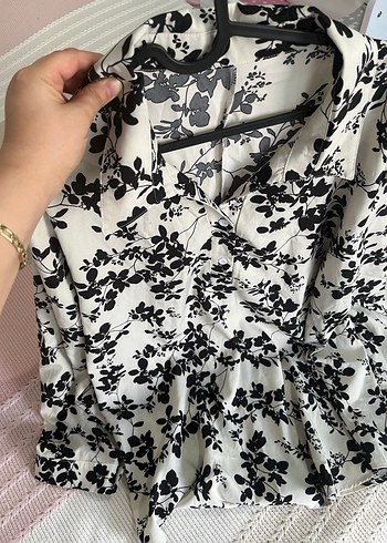 Çiçek Desenli V Yakalı Uzun Kollu Kadın Gömlek - Görsel 4