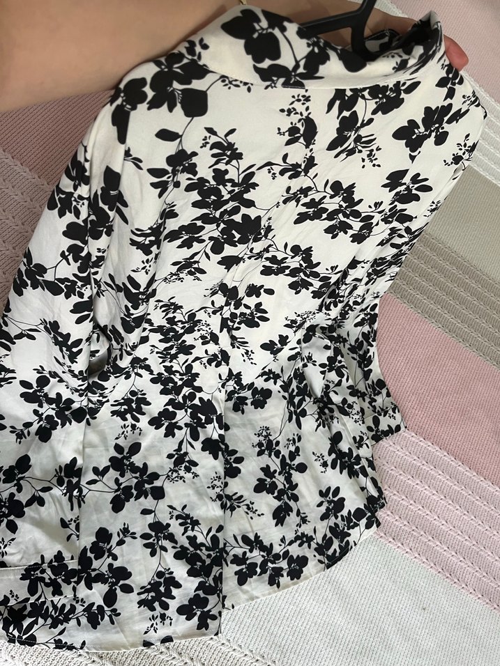 Çiçek Desenli V Yakalı Uzun Kollu Kadın Gömlek - Görsel 3