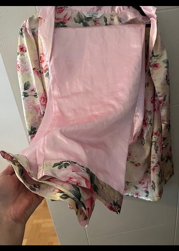 Çiçek Desenli Uzun Kollu Midi Pijama Üstü - Görsel 2