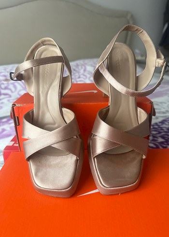 Topuklu Ayakkabı - Görsel 3