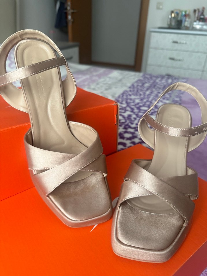 Topuklu Ayakkabı - Görsel 4