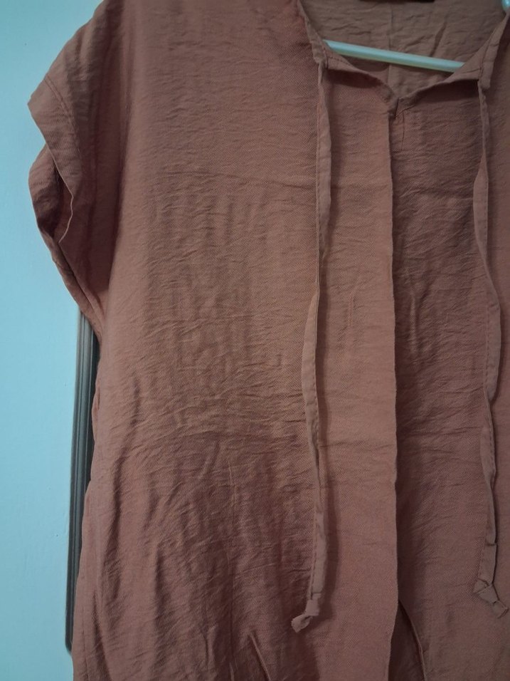 Kısa Kollu V Yakalı Salaş Keten Bluz - Görsel 2