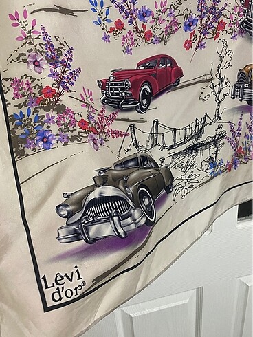 Armine Levidor eşarp