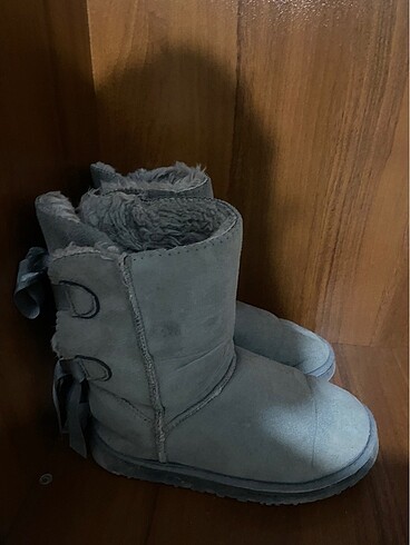 Ugg UGG bot
