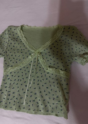 s Beden Dantel Detaylı çiçek baskılı bluz crop