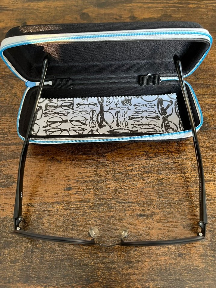 Siyah Minimalist Uniseks Gözlük ve Fermuarlı Kılıf - Görsel 3