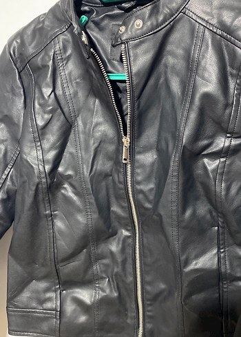 Siyah Parlak Kadın Deri Biker Ceket