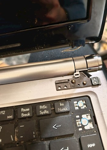 Grundig Dizüstü Bilgisayar - Görsel 4