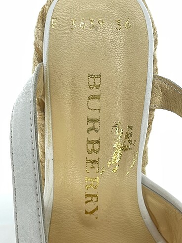 36 Beden çeşitli Renk Burberry Dolgu Topuk %70 İndirimli.