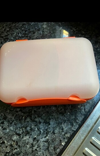 Tupperware saklama kabı