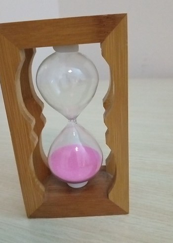 Beden Renkli Pembe Kum Saati Ahşap Oyuncak