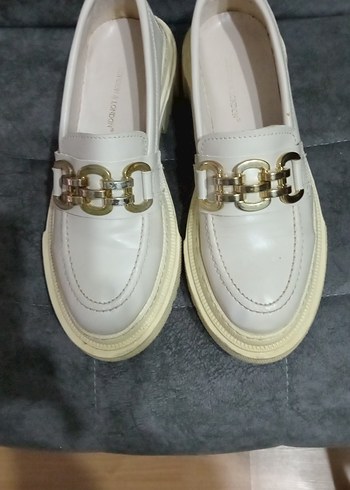 Tokalı Beyaz Kadın Loafer Blok Topuk
