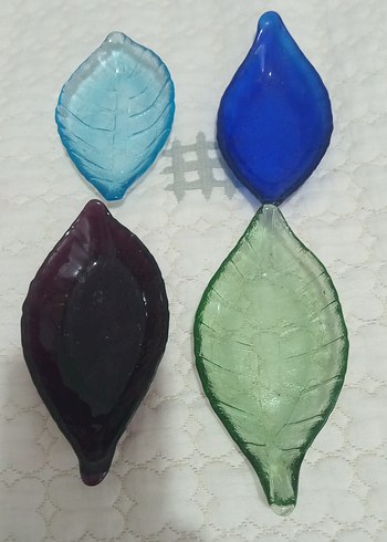 Yaprak Şeklinde Çok Renkli Cam Tabaklar - Görsel 2