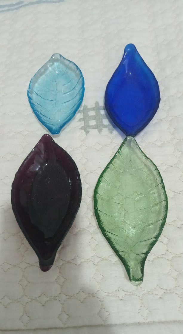 Yaprak Şeklinde Çok Renkli Cam Tabaklar - Görsel 3