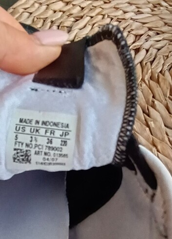 36 Beden siyah Renk Adidas bayan ayakkabı 36