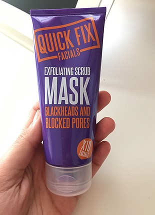 Siyah noktalar ve tıkanıklı gözenekler icin maske