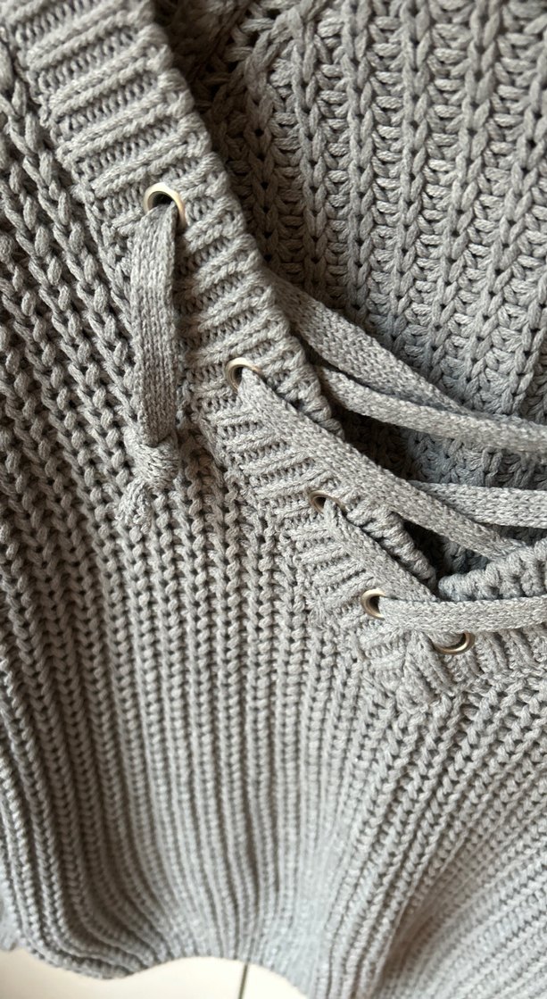 Gri V Yaka Örgü Kadın Kazak - Görsel 2