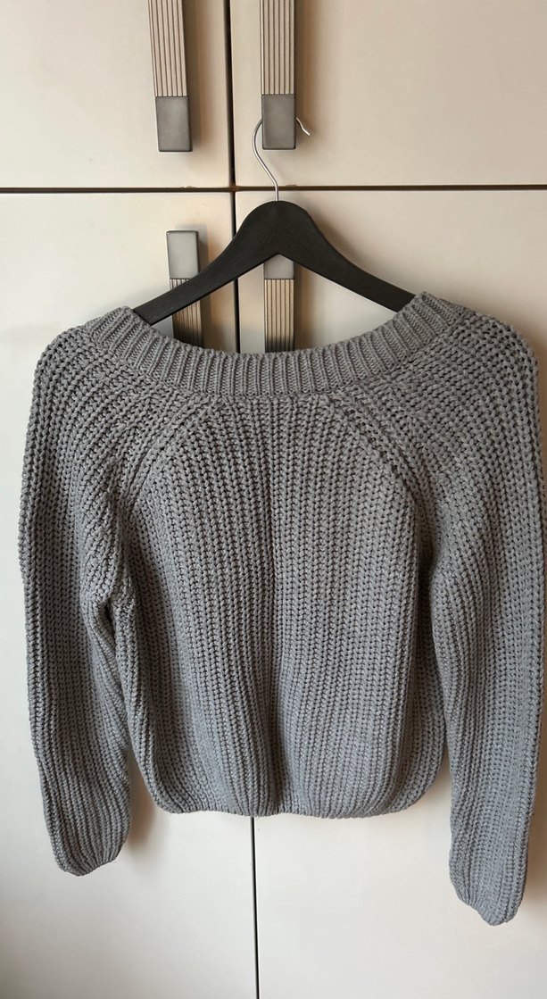 Gri V Yaka Örgü Kadın Kazak - Görsel 3