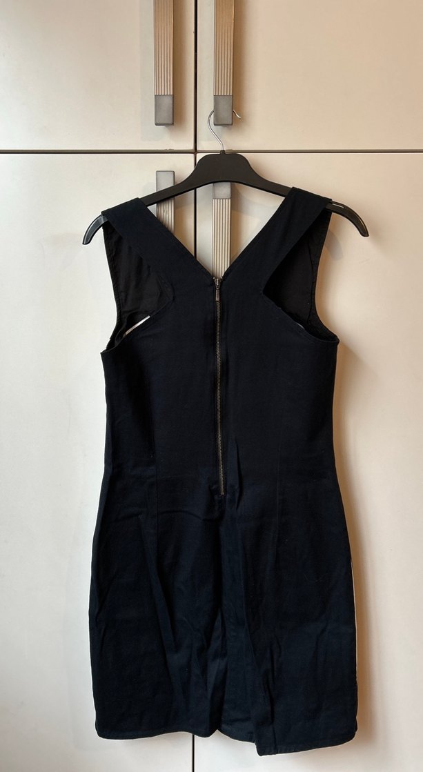 Siyah Beyaz Çizgili V Yakalı Kolsuz Kalem Elbise - Görsel 2