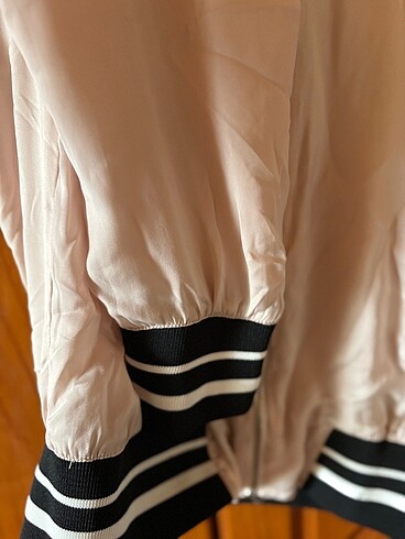 Bershka Bershca saten hirka