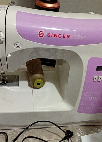 Beden 1 ay bile kullanılmamış singer dikiş makinesi