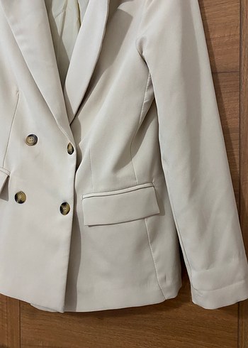 Trendyol & Milla Düğmeli Bej Mini Kadın Blazer Ceket