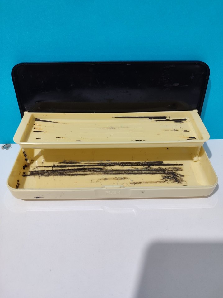 Siyah plastik Kalem Kutusu - Görsel 3