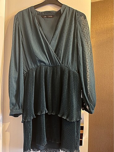 Zara Zara Pilili ve Puanlı Kısa Tül Elbise
