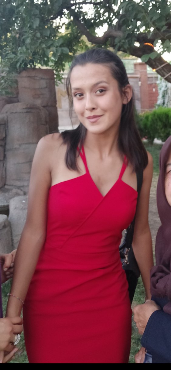 Kırmızı ince askılı elbise - Görsel 4