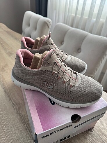 37,5 Beden Skechers