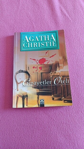 Cinayetler Oteli, Agatha Christie