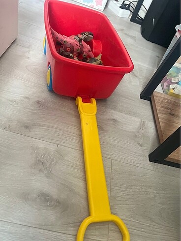  Beden Çekçekli araba oyuncak içinde 4adet dinazor