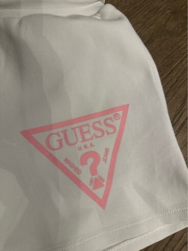 Guess Guess beyaz şort