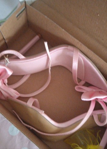 Pembe Fiyonklu İnce Topuklu Kadın Ayakkabı - Görsel 5